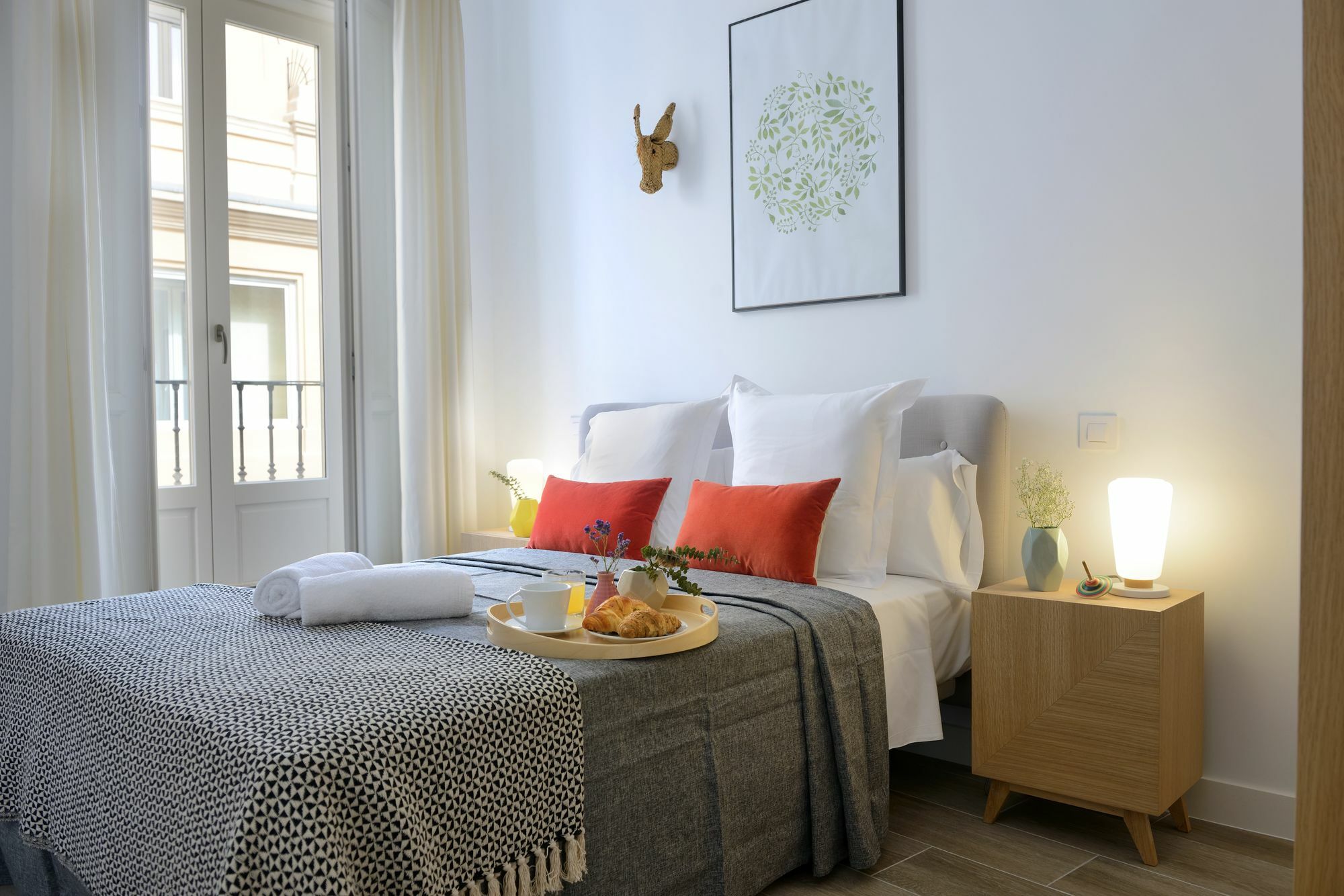Nqn Aparts & Suites Madrid Exteriör bild