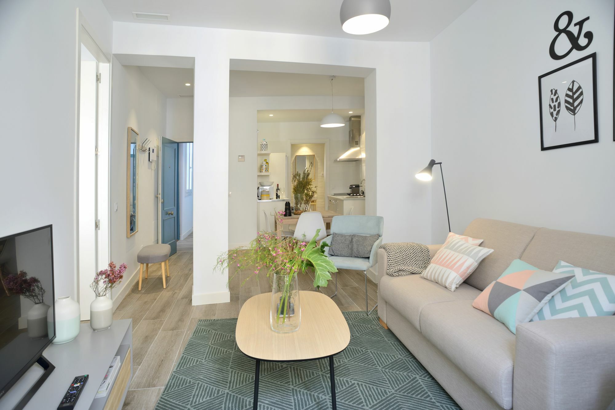 Nqn Aparts & Suites Madrid Exteriör bild