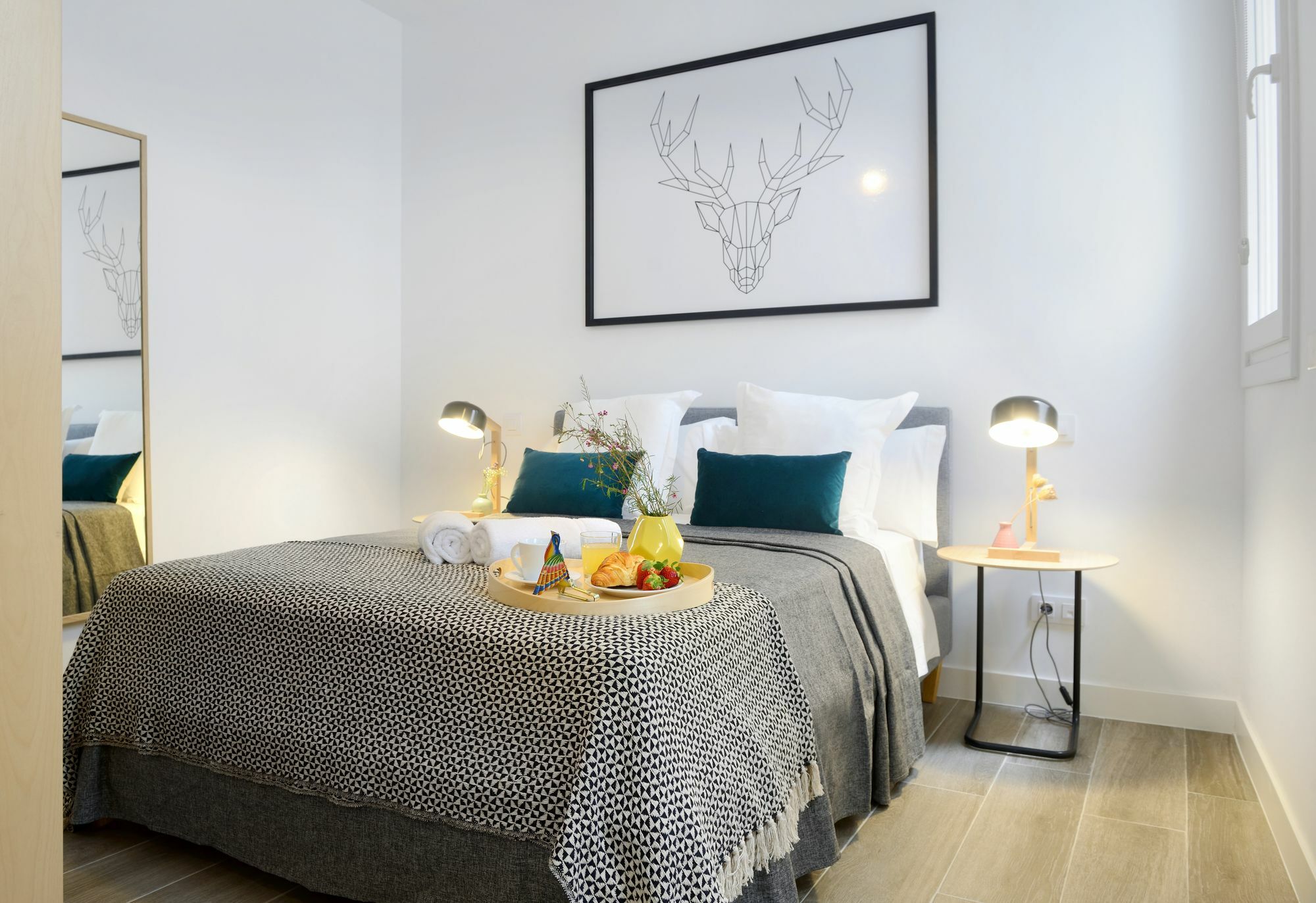 Nqn Aparts & Suites Madrid Exteriör bild